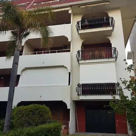 I Puritani On The Apartment *