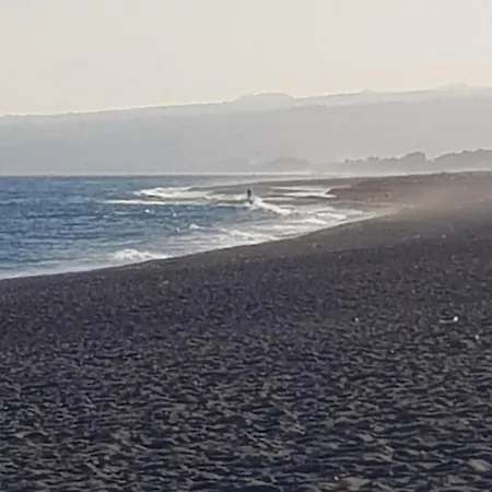 I Puritani On The * Giardini Naxos